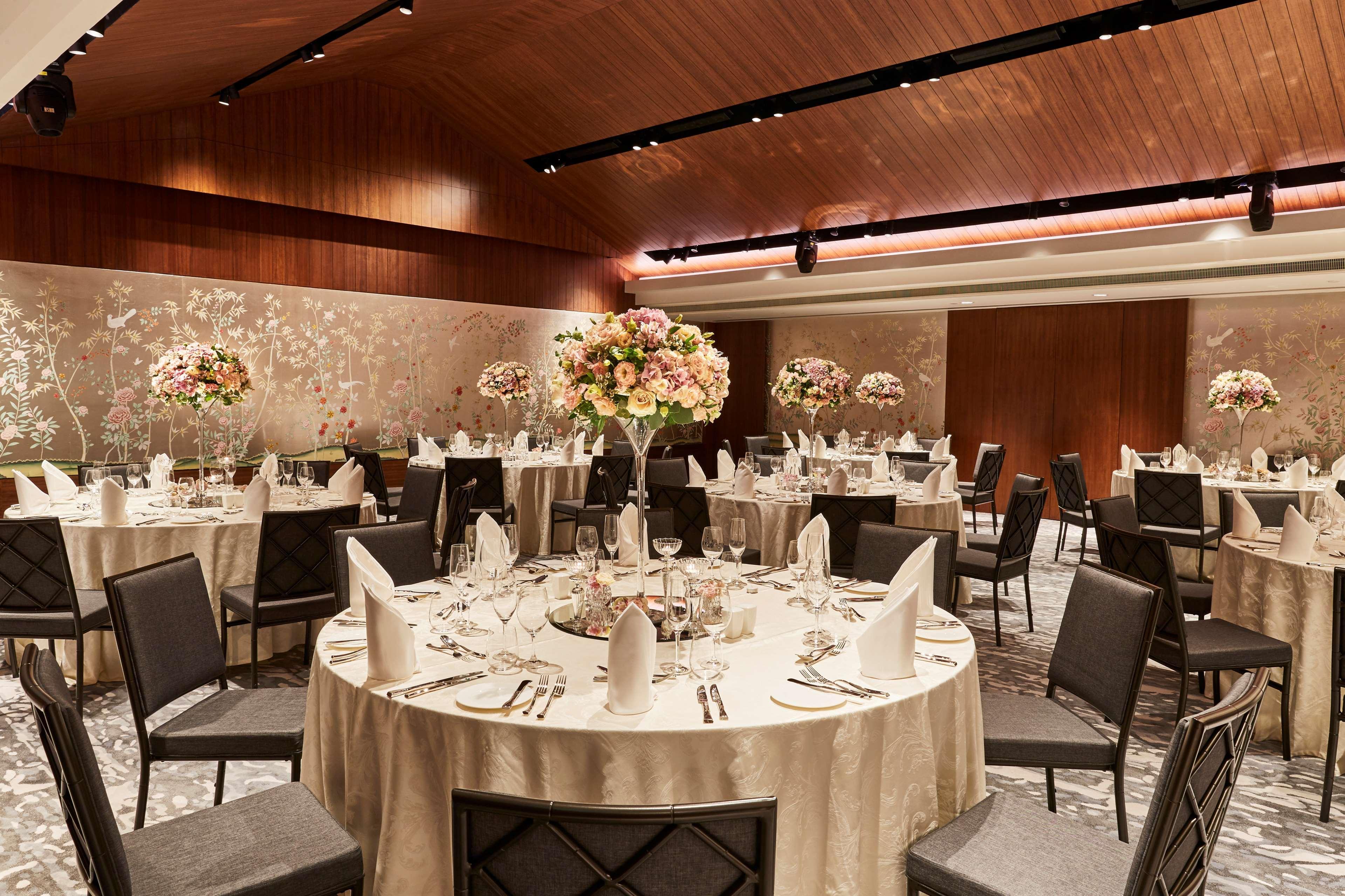 The Capitol Kempinski Hotel Singapore Exterior photo The ballroom at the hotel